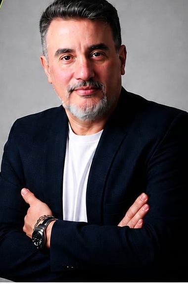 Omar Larrosa, mentor y estratega